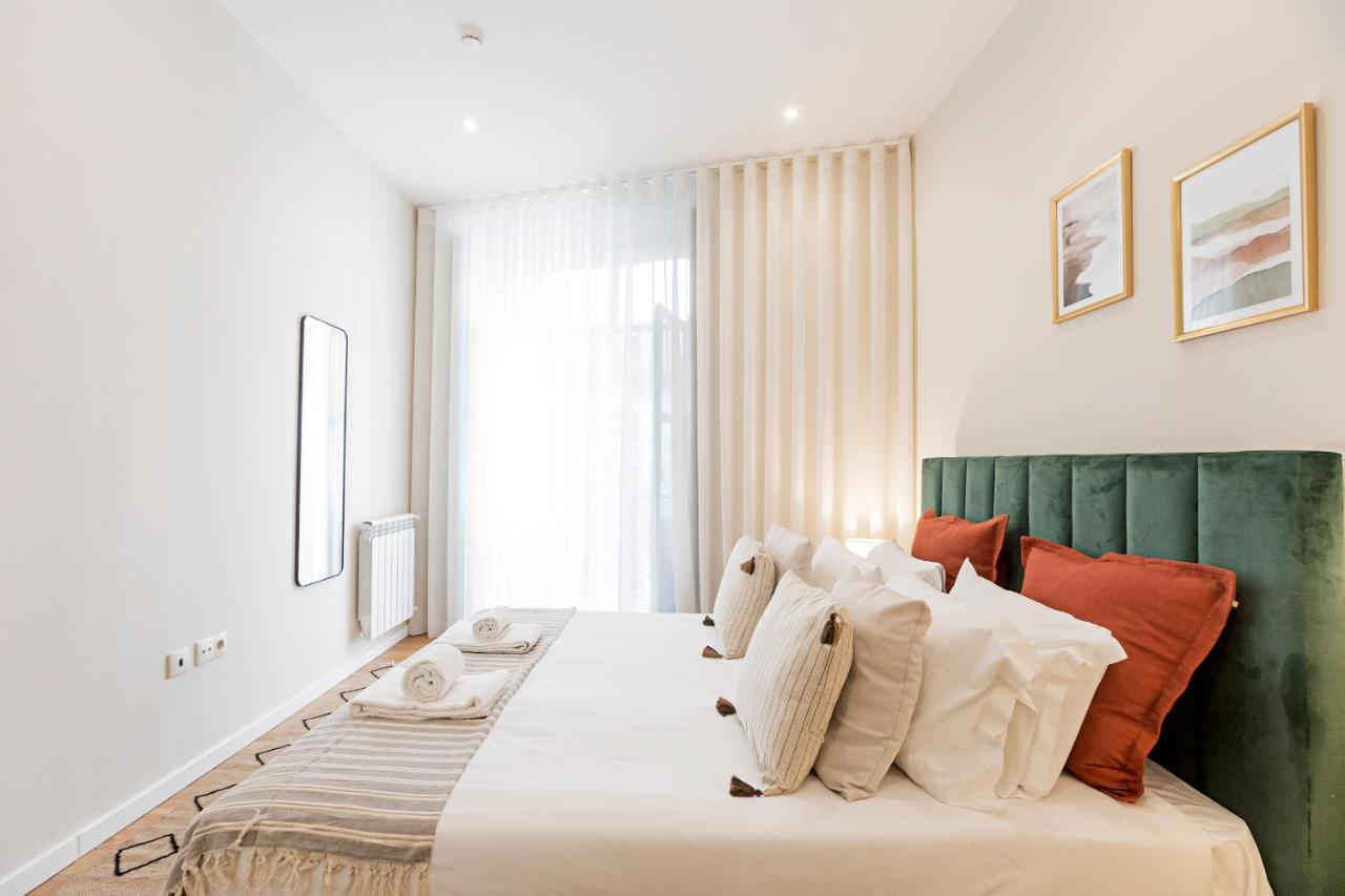 Brand New 4Br W/ 200Yrs Of History In Central Porto By Lovelystay Экстерьер фото