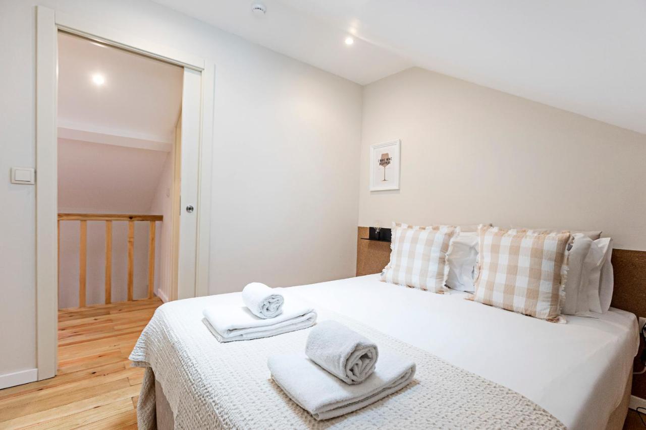 Brand New 4Br W/ 200Yrs Of History In Central Porto By Lovelystay Экстерьер фото